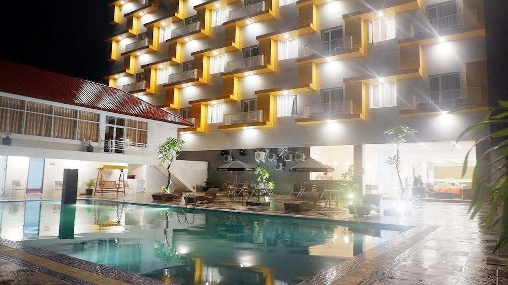 Vega Prime Hotel & Convention Соронг Екстериор снимка