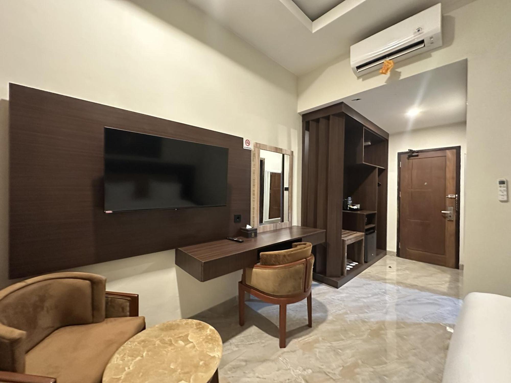 Vega Prime Hotel & Convention Соронг Стая снимка