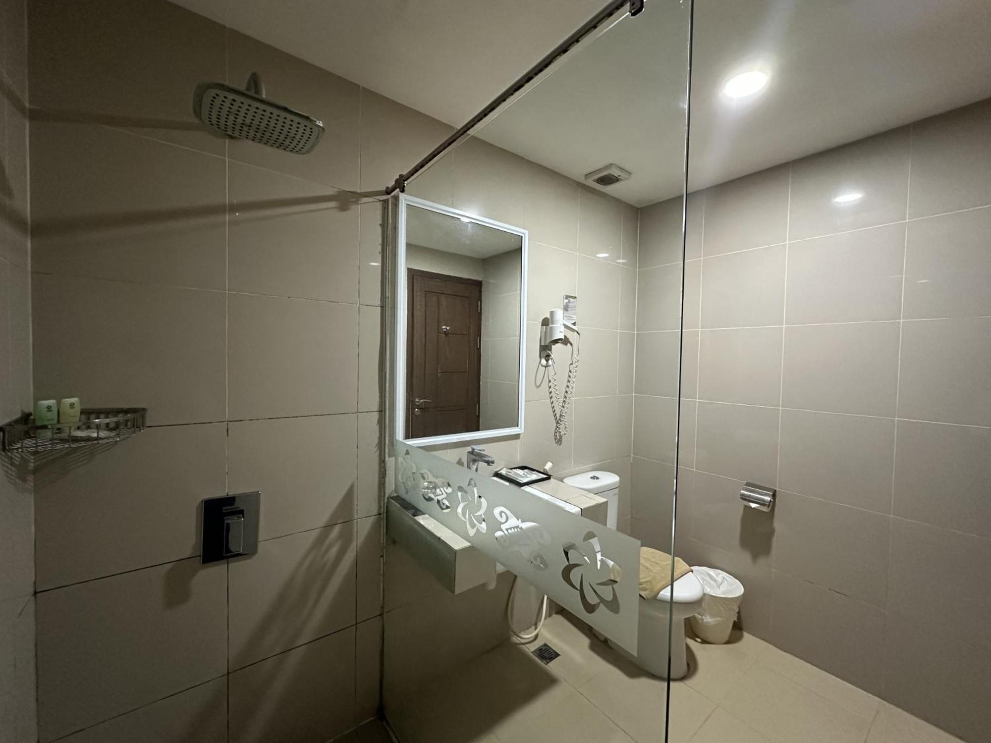 Vega Prime Hotel & Convention Соронг Стая снимка
