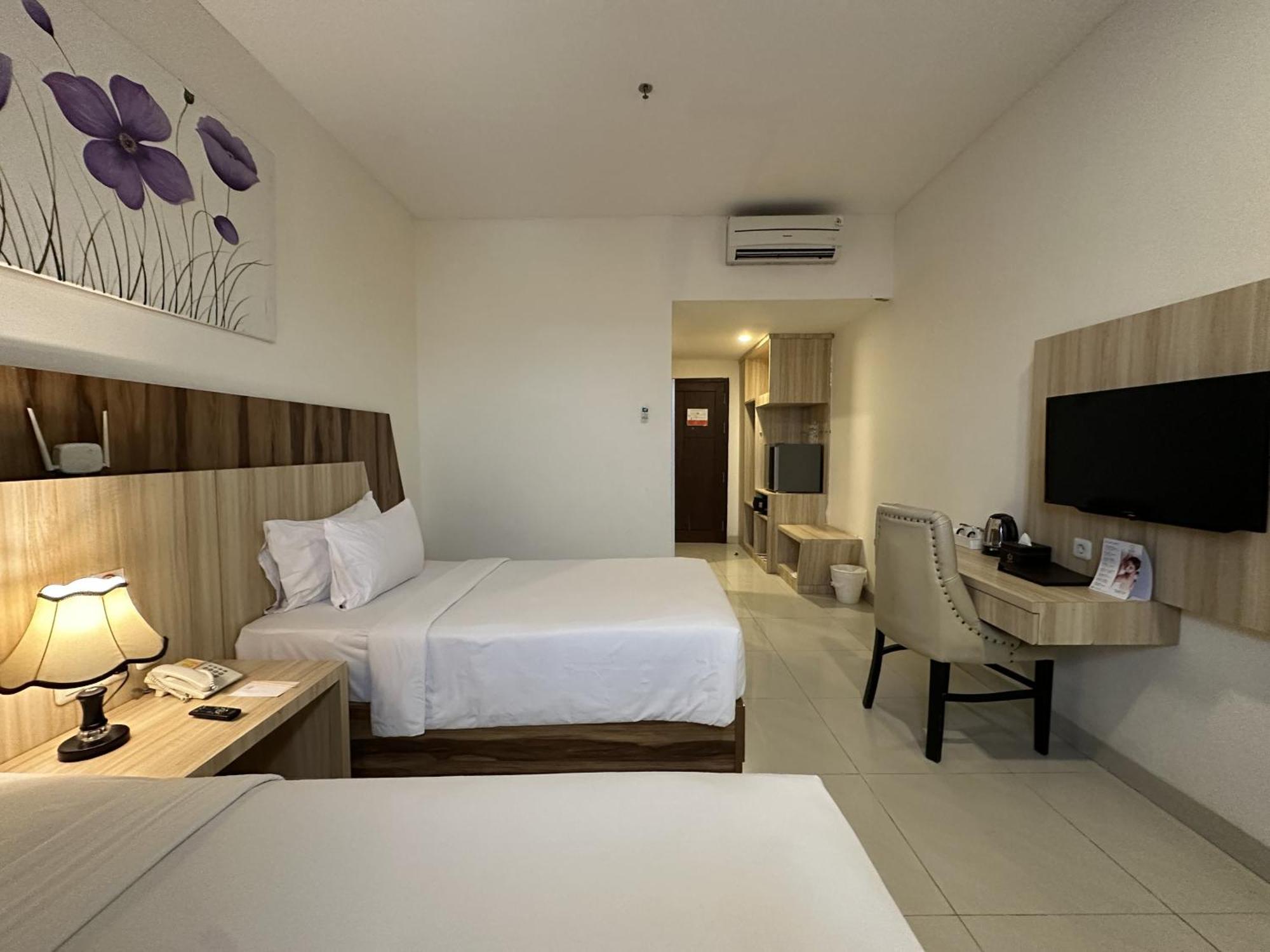 Vega Prime Hotel & Convention Соронг Стая снимка